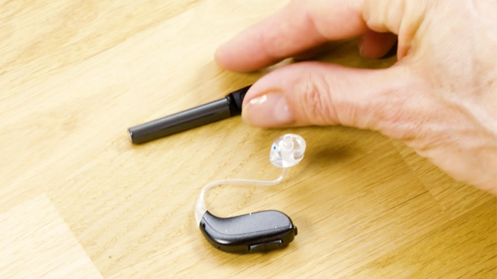 How to clean oticon hearing aid